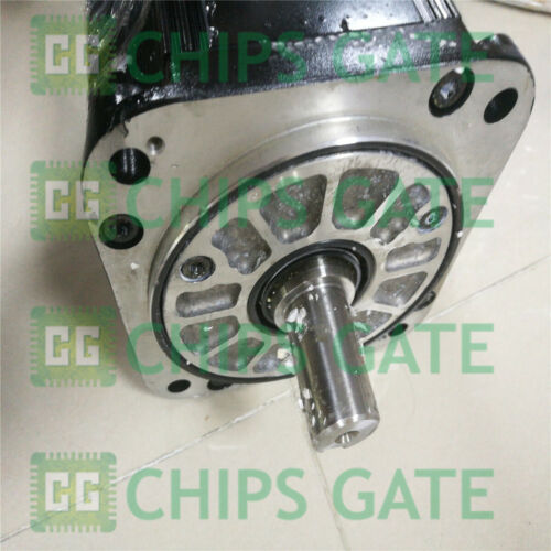 Yaskawa SGMRS-13A2A-YR11 Servo Motor