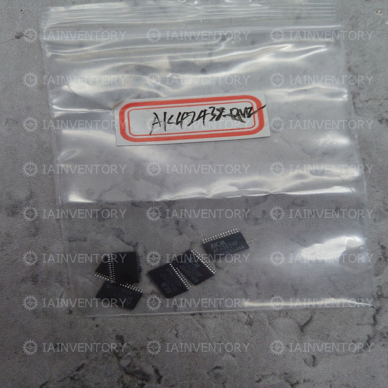 AK4393VF*2--NEW