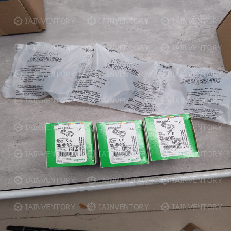 XB5AS8442--NEW